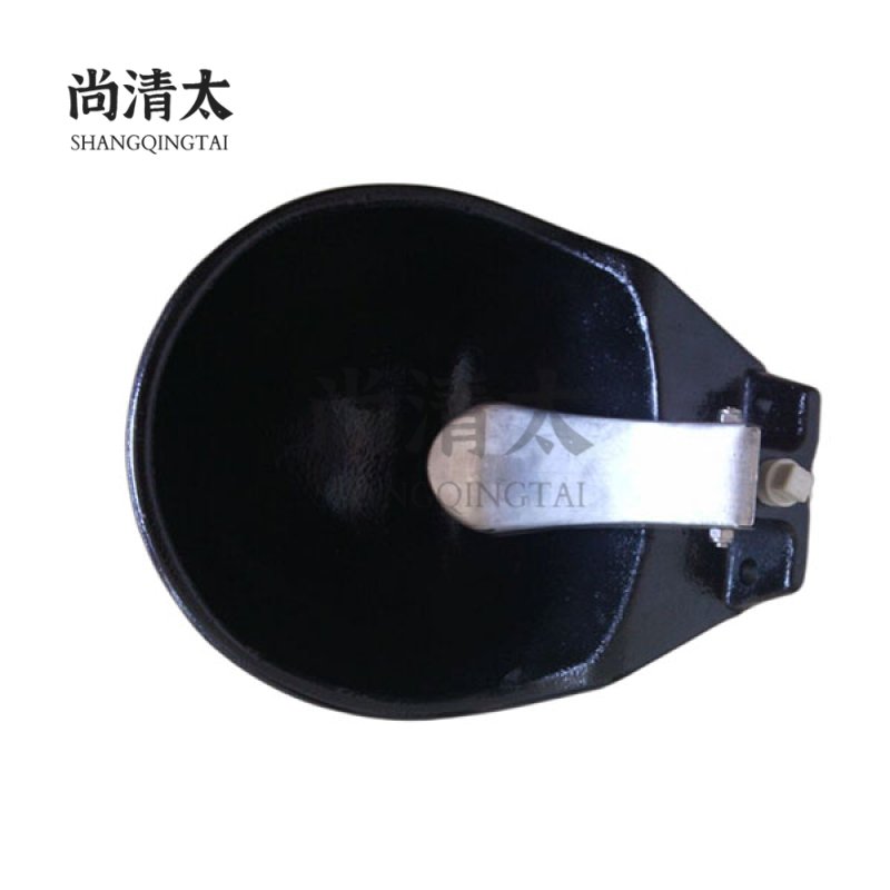Large Cast Iron Spray Plastic Cattle Drinking Bowl SQT-CDB004